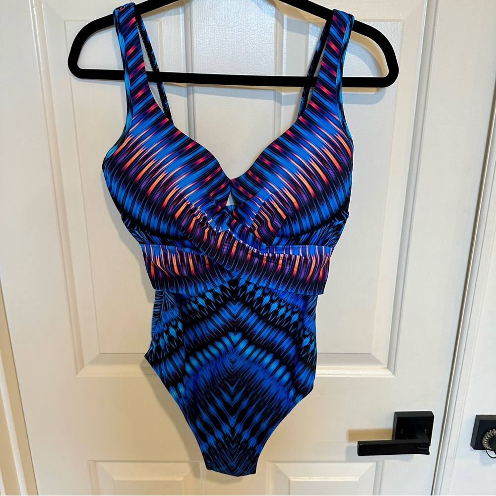 Miracle Suit Marrakech Escape Criss-Cross One-Piece Swimsuit Size 14
